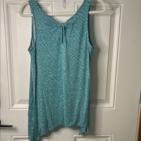 Apt. 9 EUC Patterned Sleeveless Blouse - Picture 4 of 4